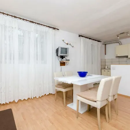 Ivan Bara - Apartment Primosten