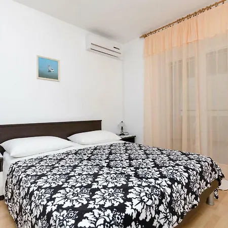 Ivan Bara - Apartment Primosten