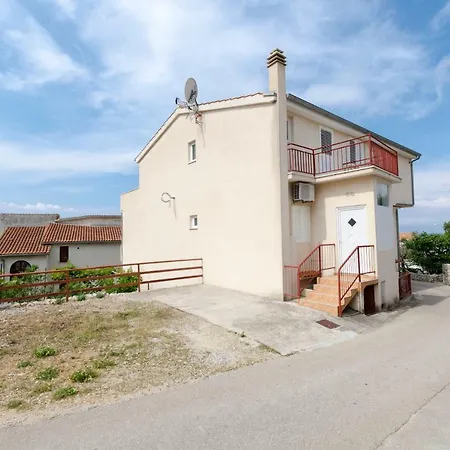 Apartment Ivan Bara - Primosten