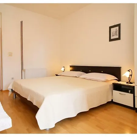 Apartment Ivan Bara - Primosten